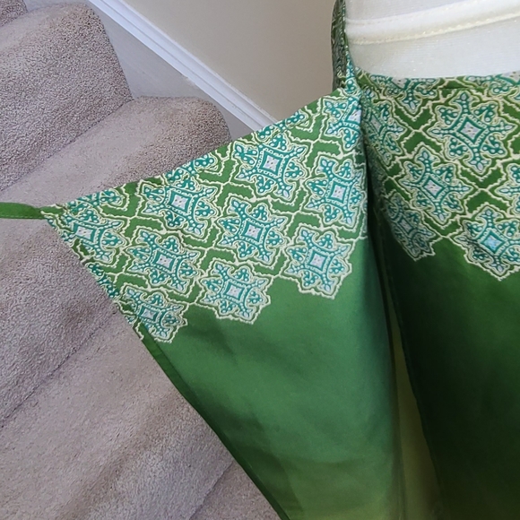 Green Silk Iridescent 3 Piece Top, Wrap Skirt & Bag - Picture 12 of 14